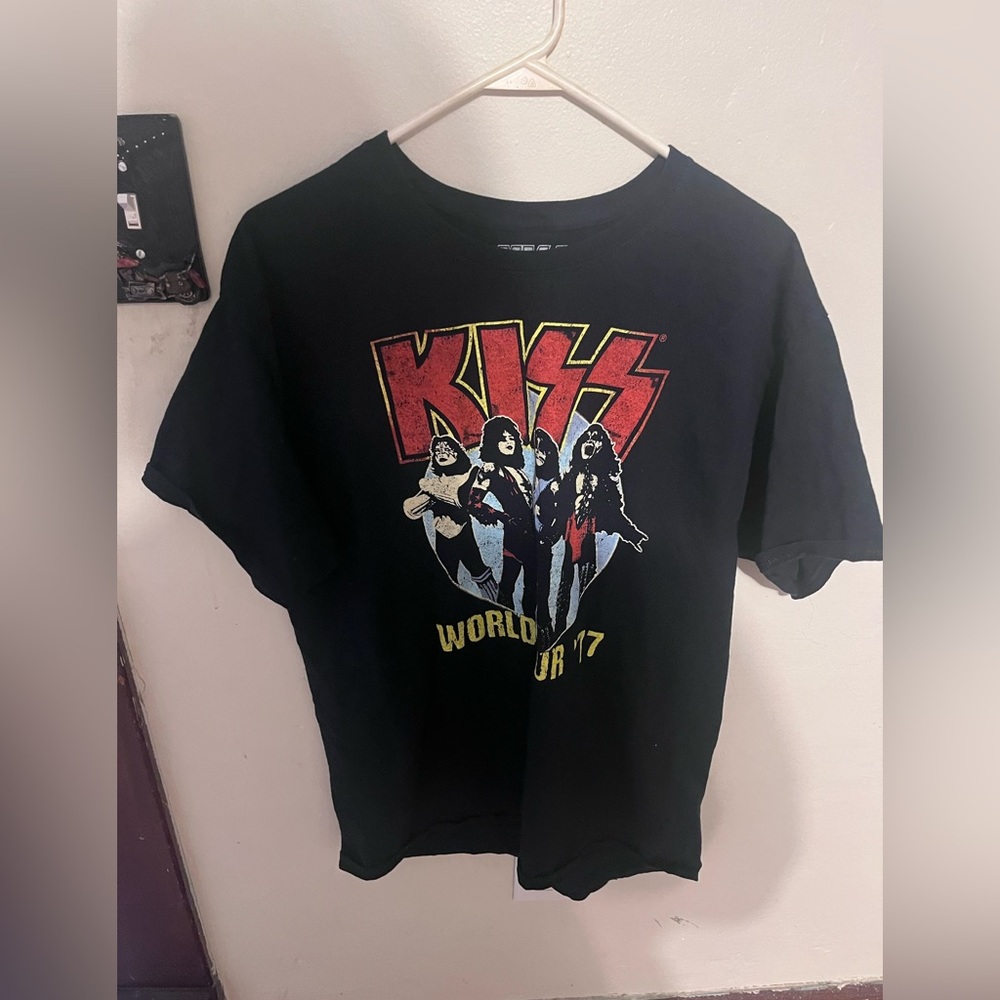Kiss shirt